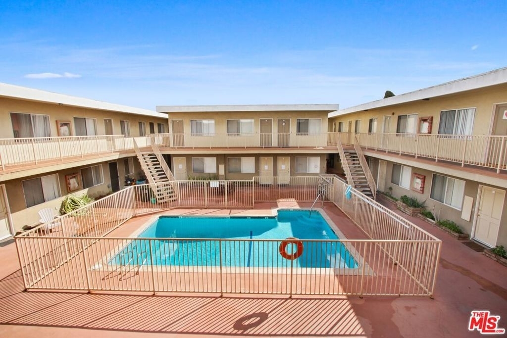 14108 Doty Avenue - Photo 4