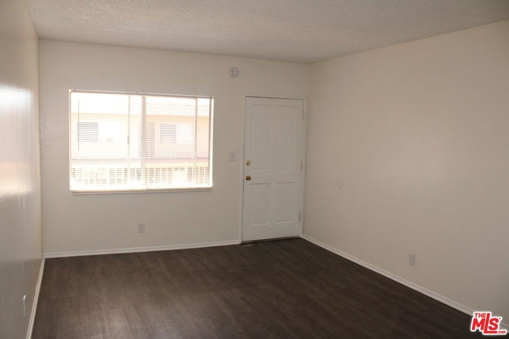 14108 Doty Avenue - Photo 8