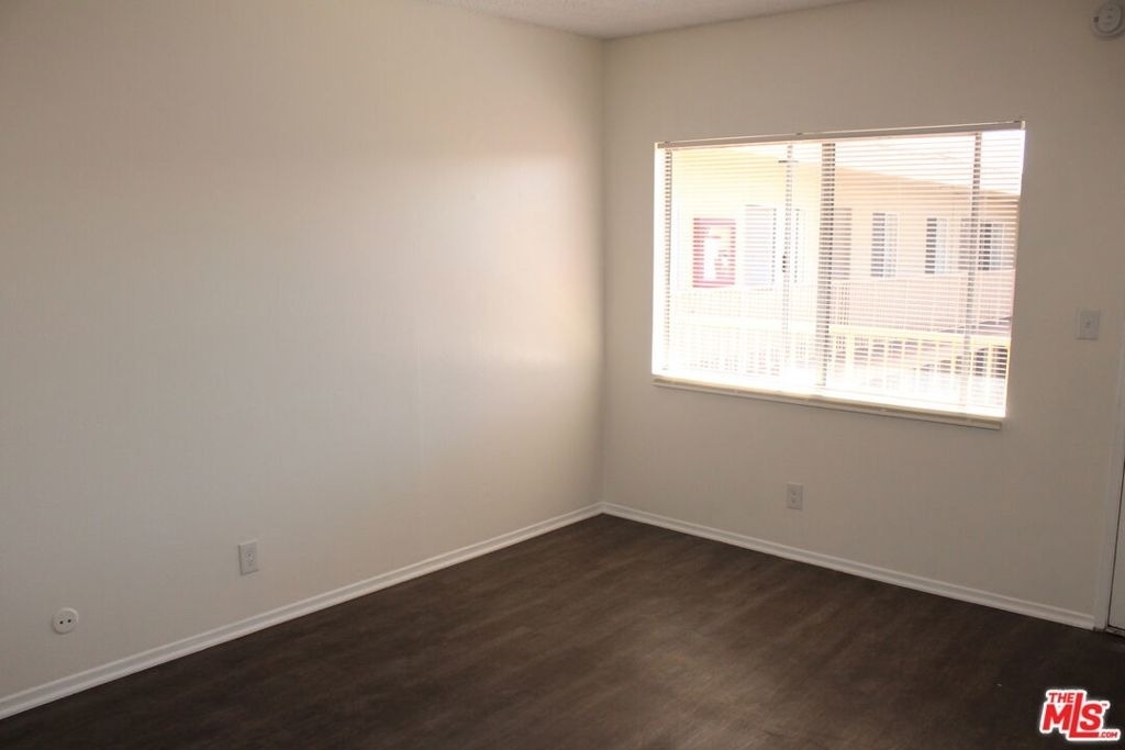 14108 Doty Avenue - Photo 0