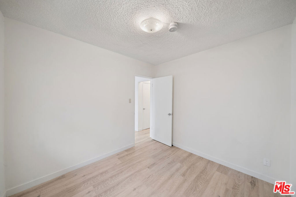 8633 Denver Avenue - Photo 6