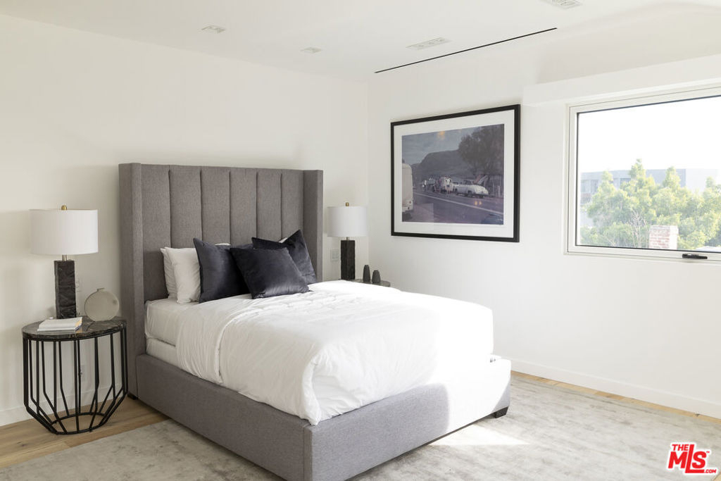 1330 Londonderry Place - Photo 18
