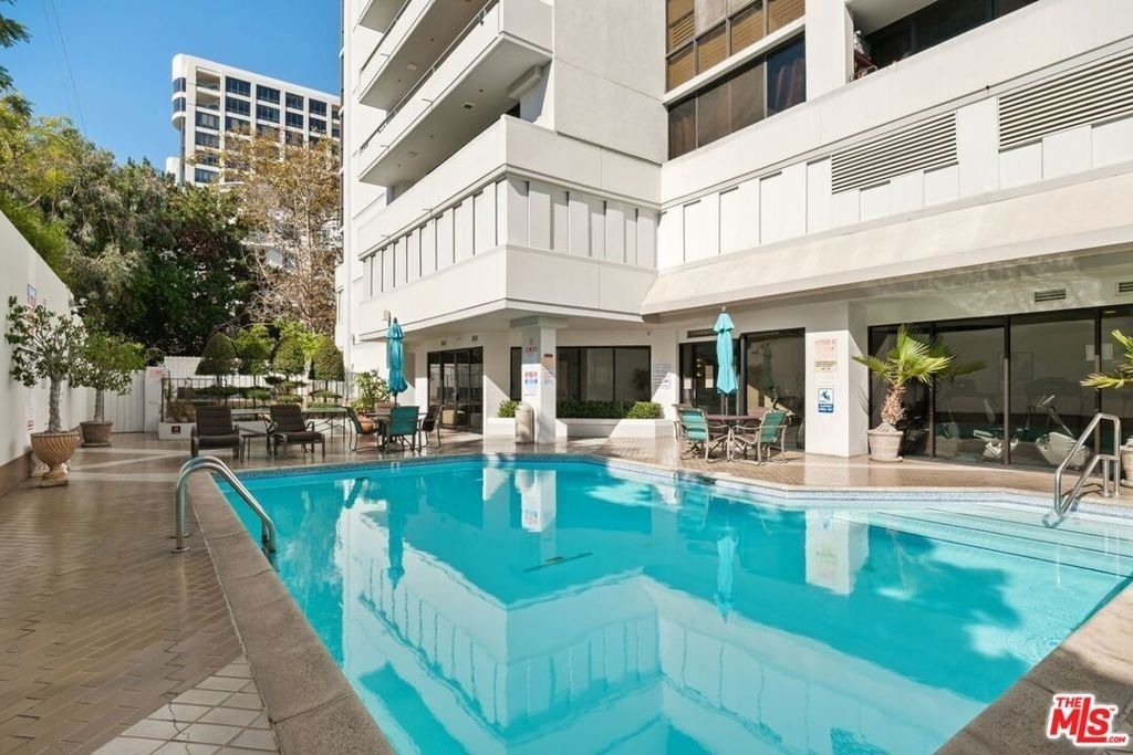 10660 Wilshire Boulevard - Photo 17