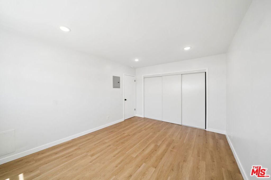 1039 N Harper Avenue - Photo 13