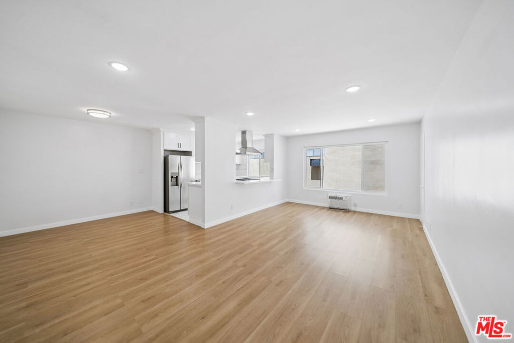 1039 N Harper Avenue - Photo 4