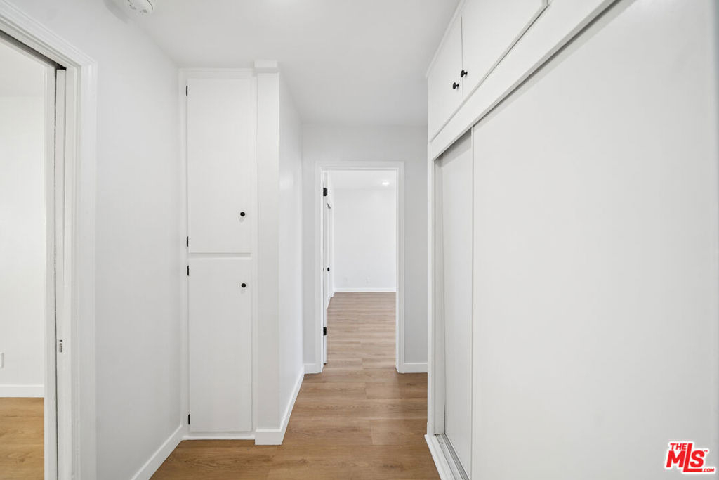 1039 N Harper Avenue - Photo 11
