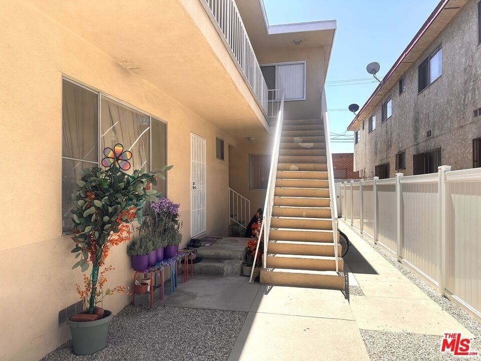 12300 Pacific Avenue - Photo 12
