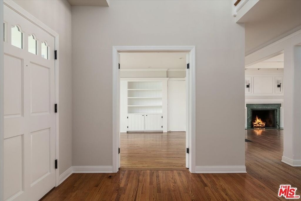 1146 Corsica Drive - Photo 2