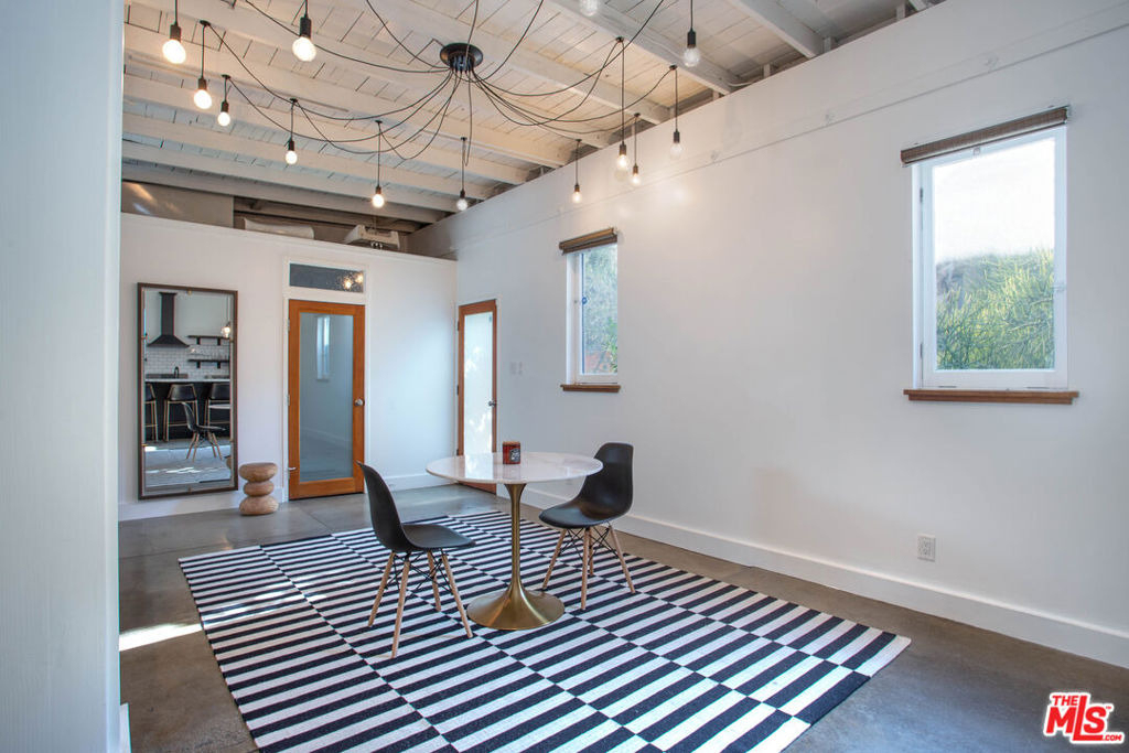 748 N Citrus Avenue - Photo 3