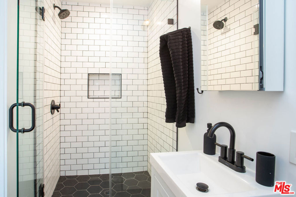 748 N Citrus Avenue - Photo 12
