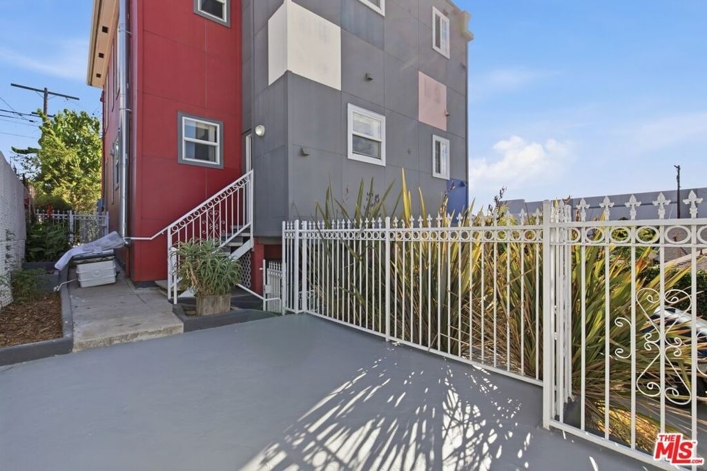 141 W Avenue 31 - Photo 17