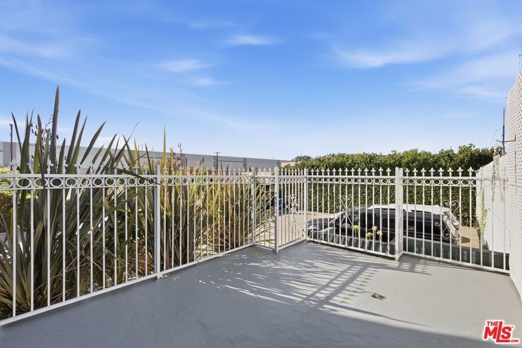 141 W Avenue 31 - Photo 16