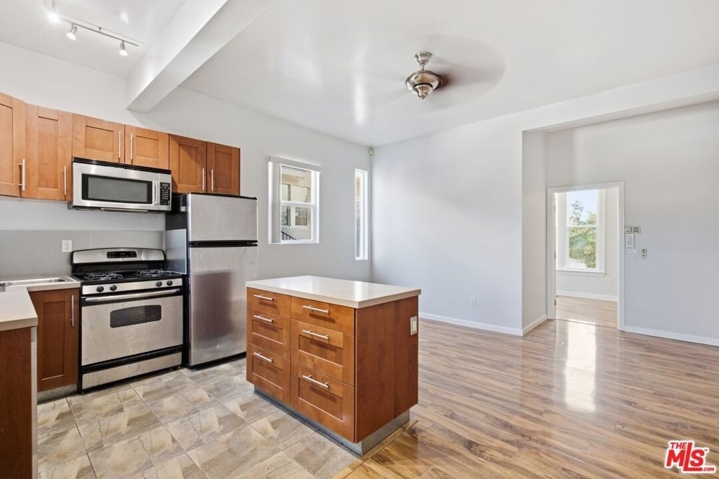 141 W Avenue 31 - Photo 2