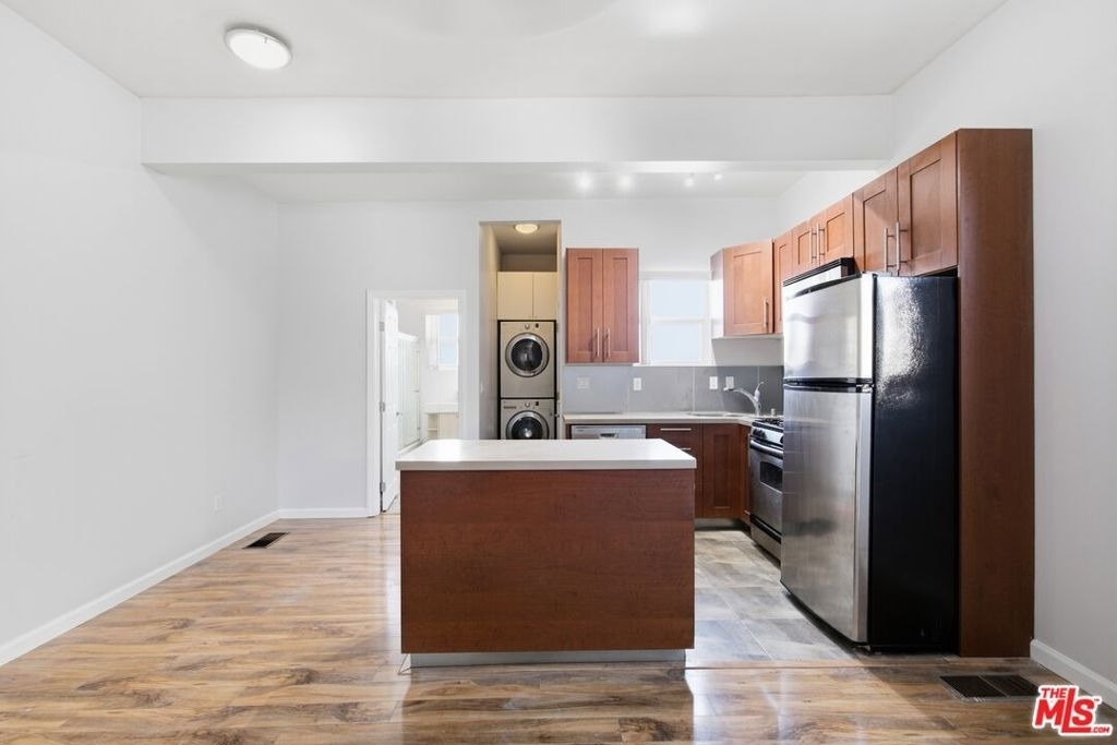 141 W Avenue 31 - Photo 1