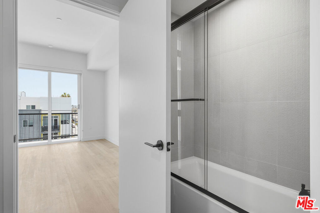 3555 Overland Avenue - Photo 12