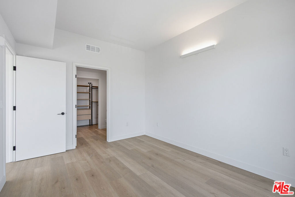 3555 Overland Avenue - Photo 9