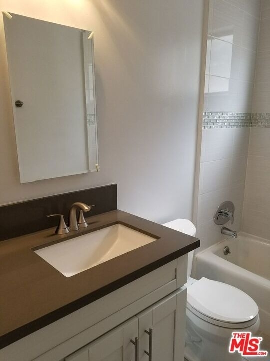 7607 Norton Avenue - Photo 11