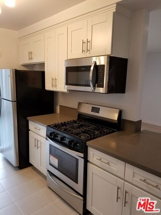 7607 Norton Avenue - Photo 3