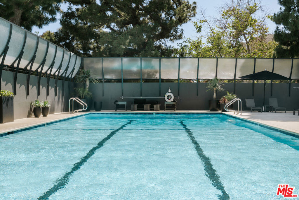 2220 Avenue Of The Stars - Photo 21
