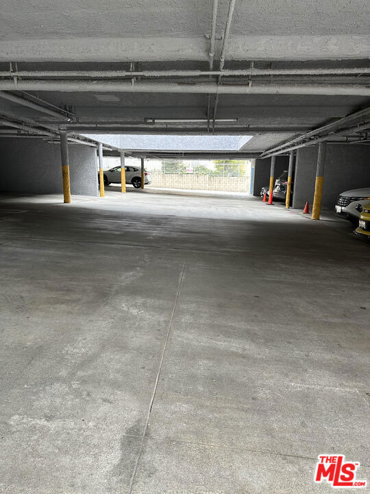 957 S St Andrews Place - Photo 9