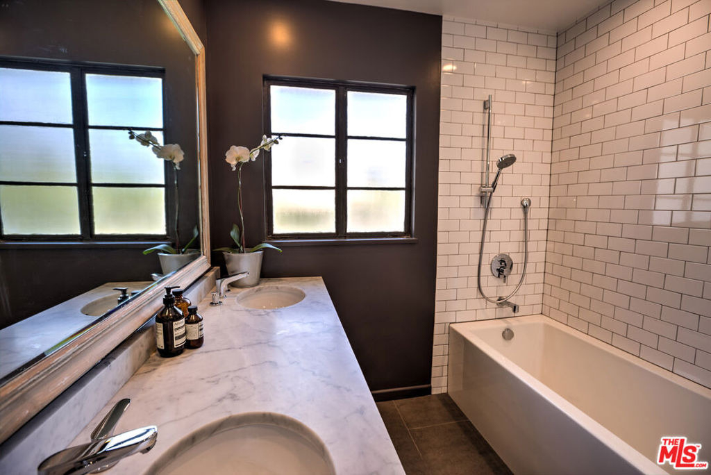 1807 Montana Ave - Photo 32