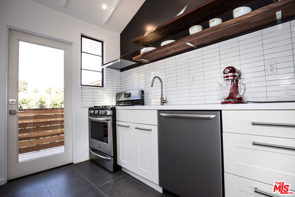 1807 Montana Ave - Photo 5