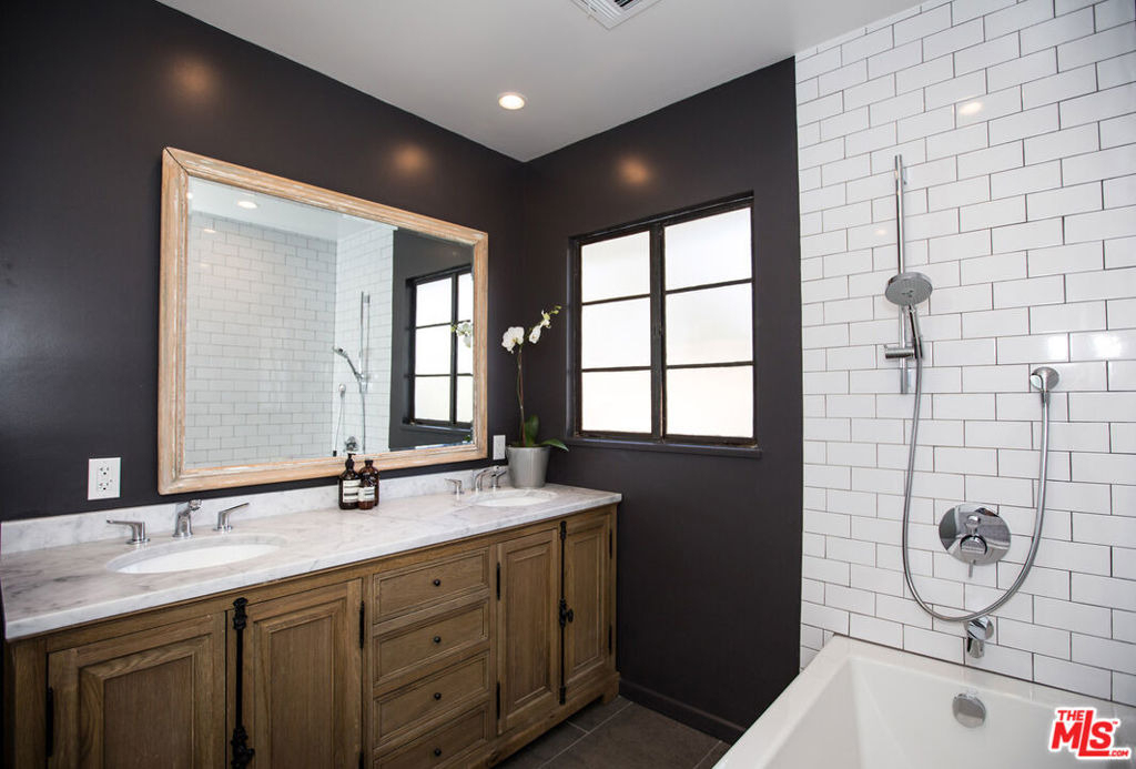 1807 Montana Ave - Photo 10