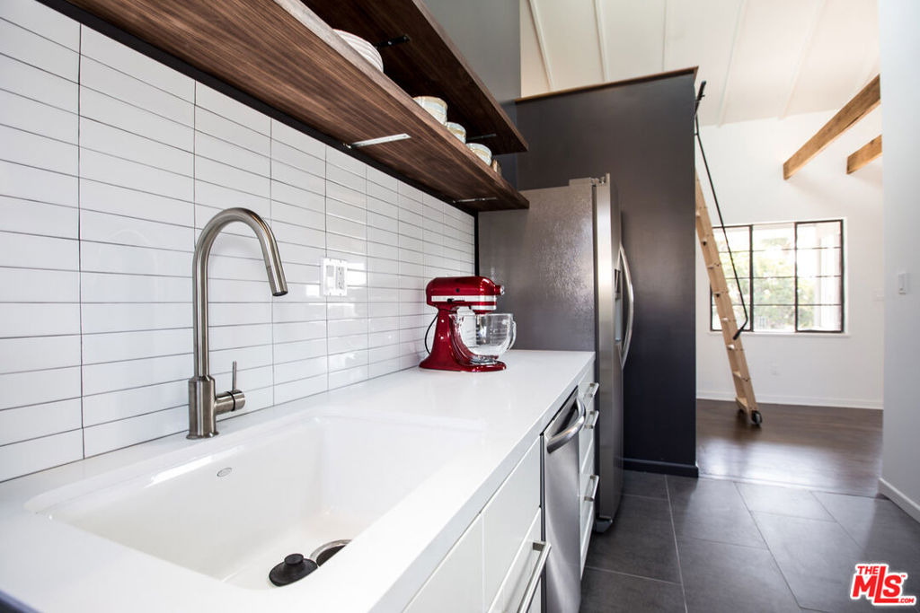 1807 Montana Ave - Photo 8