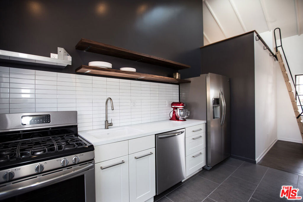 1807 Montana Ave - Photo 7
