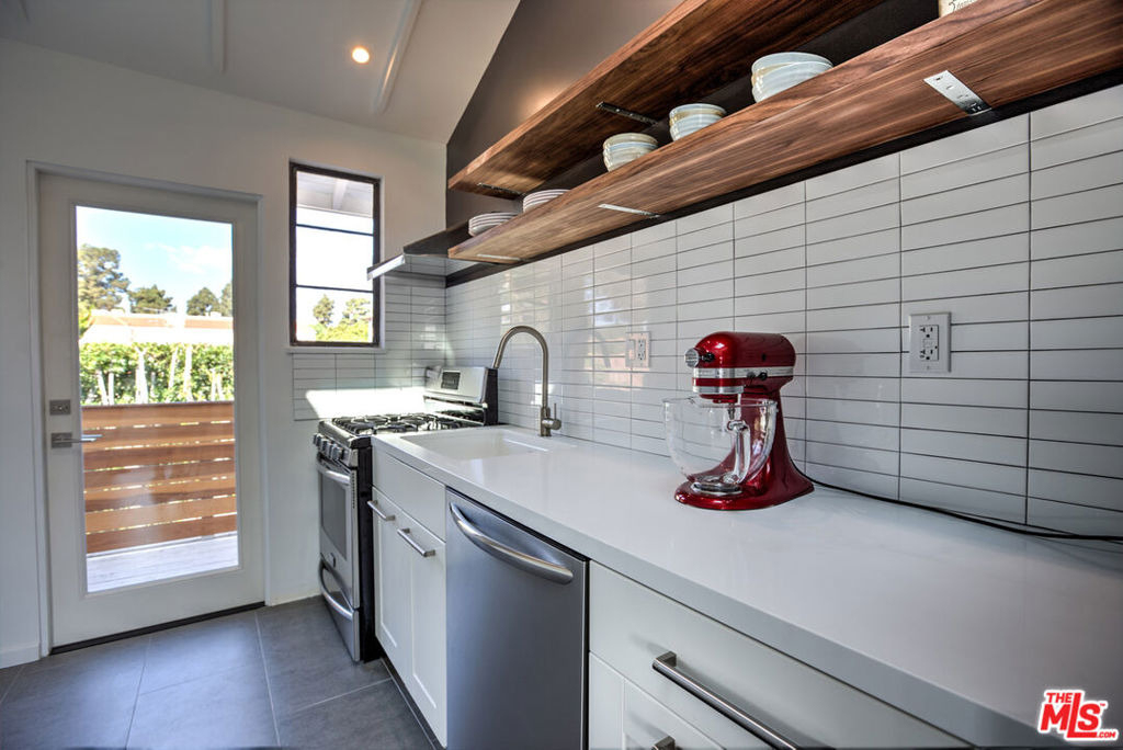 1807 Montana Ave - Photo 4