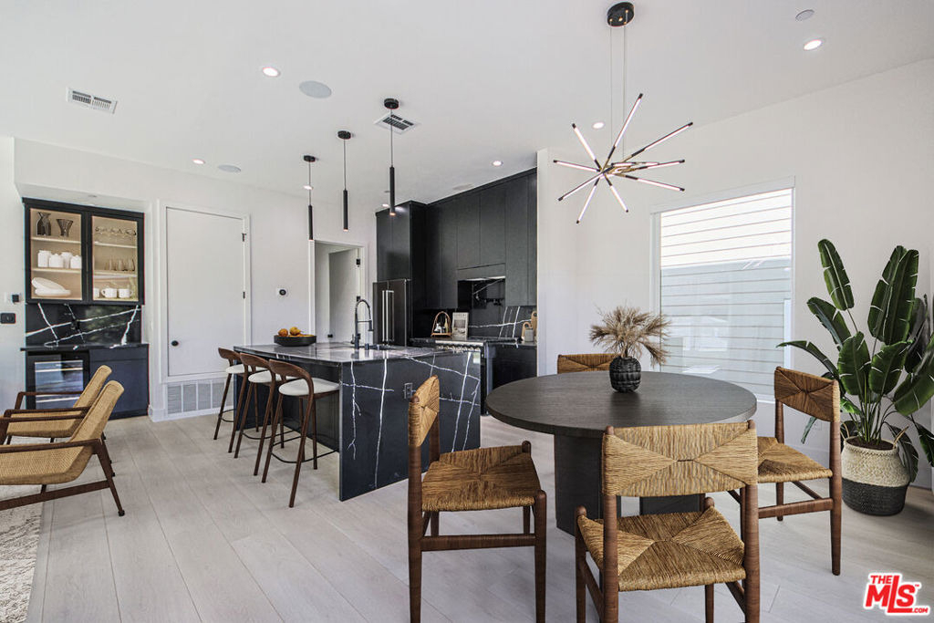 1815 Barry Avenue - Photo 9