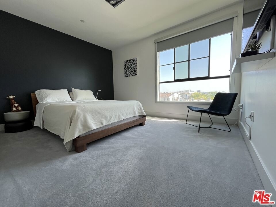 932 N Alfred Street - Photo 7