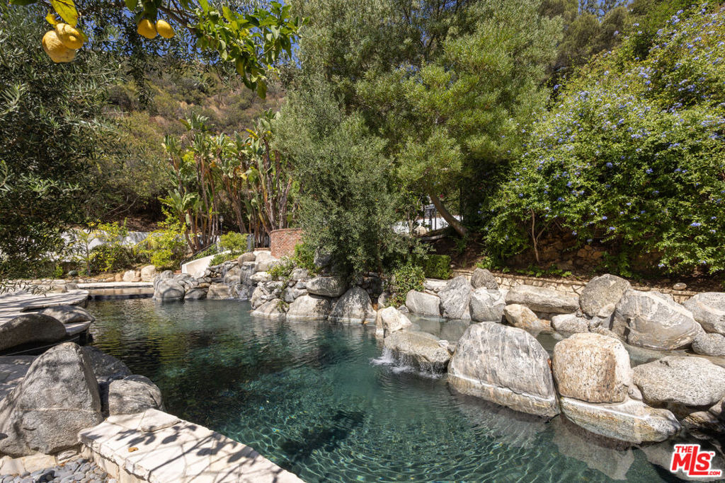9507 Heather Road - Photo 37