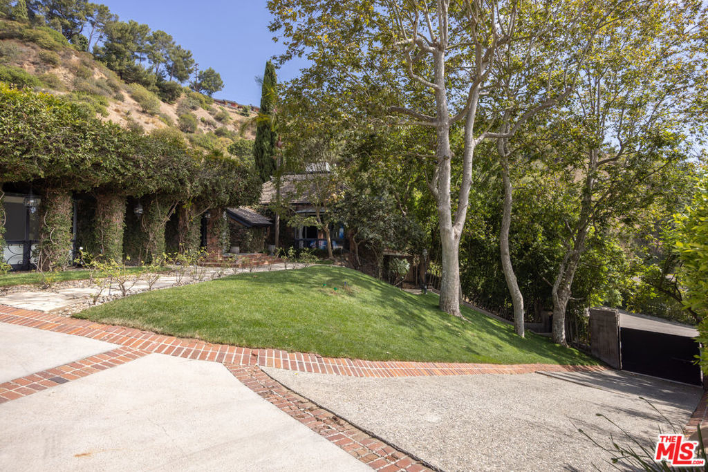 9507 Heather Road - Photo 3