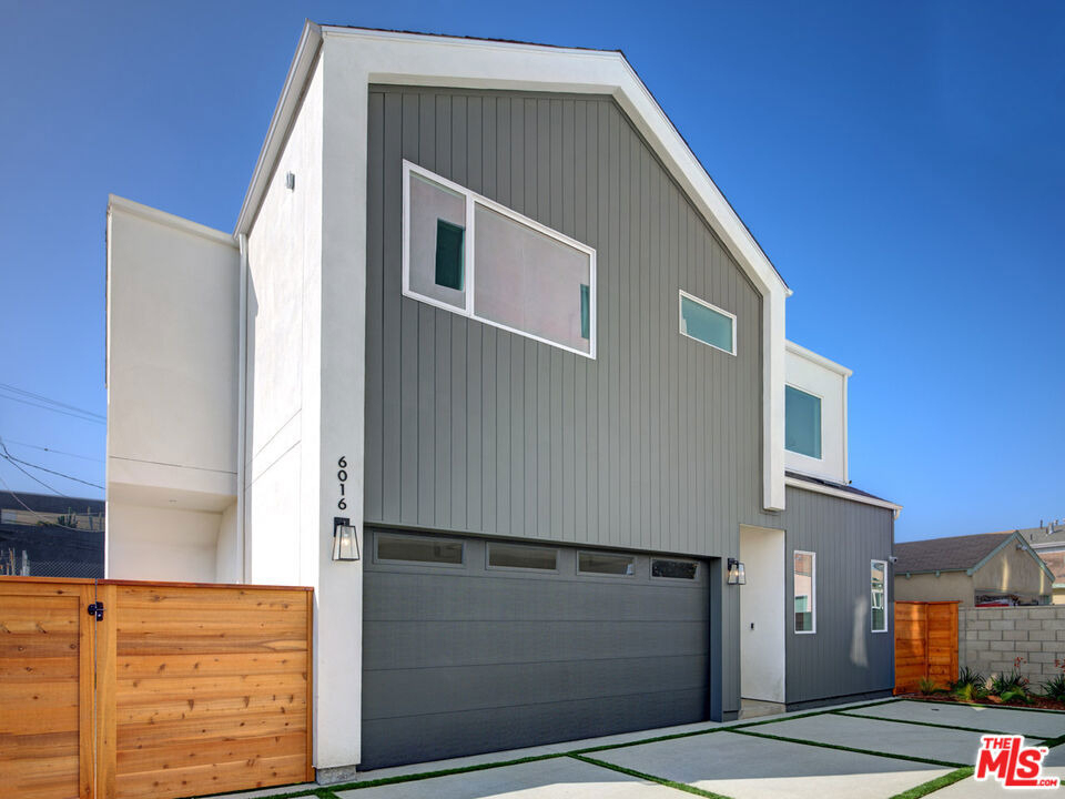 6016 Comey Avenue - Photo 0