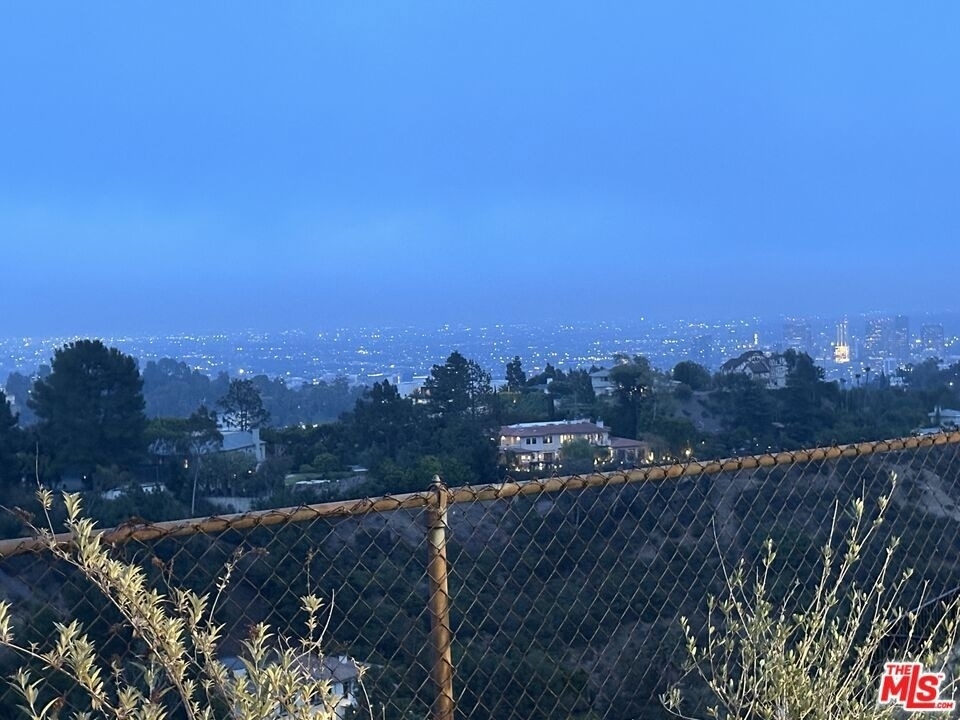 1212 Roberto Lane - Photo 3