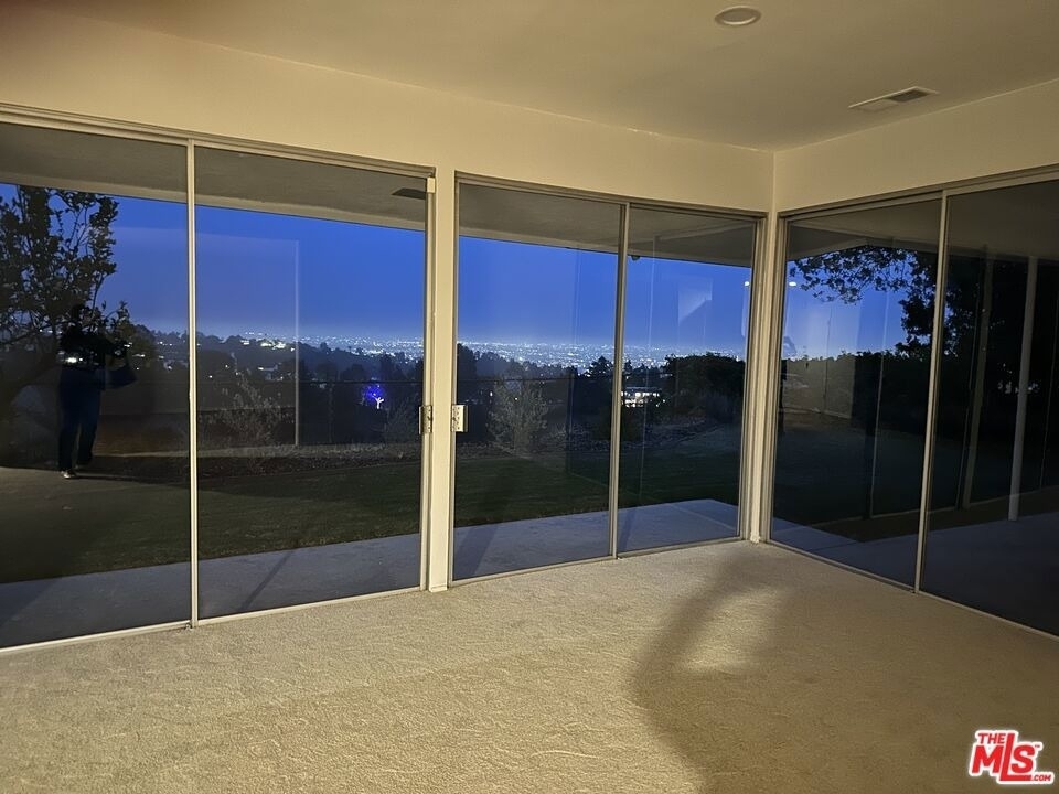 1212 Roberto Lane - Photo 10
