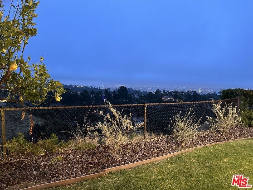 1212 Roberto Lane - Photo 2