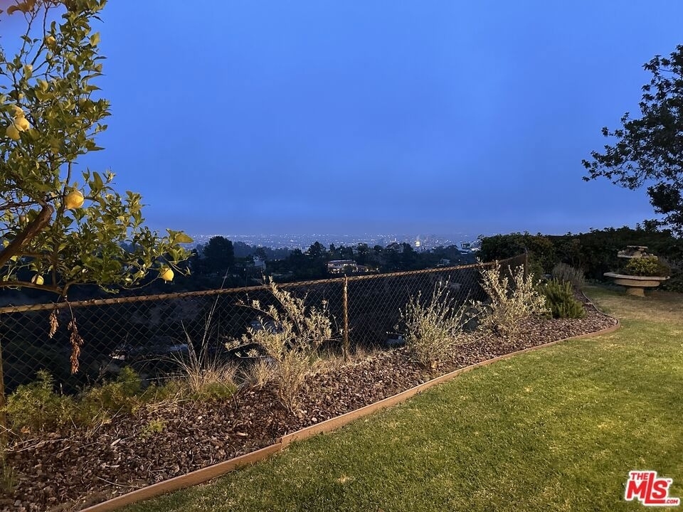 1212 Roberto Lane - Photo 11
