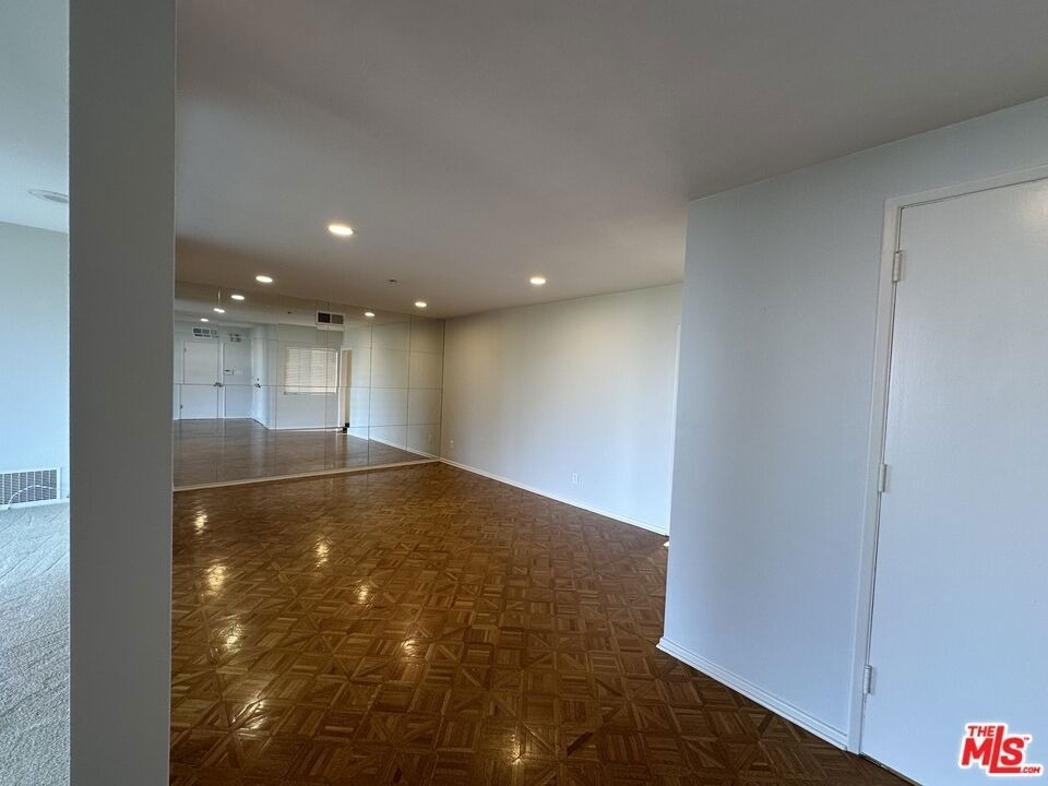 1212 Roberto Lane - Photo 7