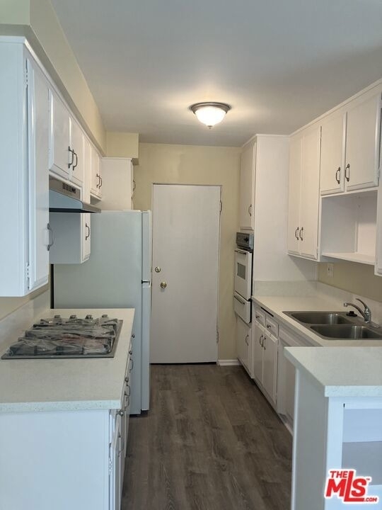 7521 Hampton Avenue - Photo 1