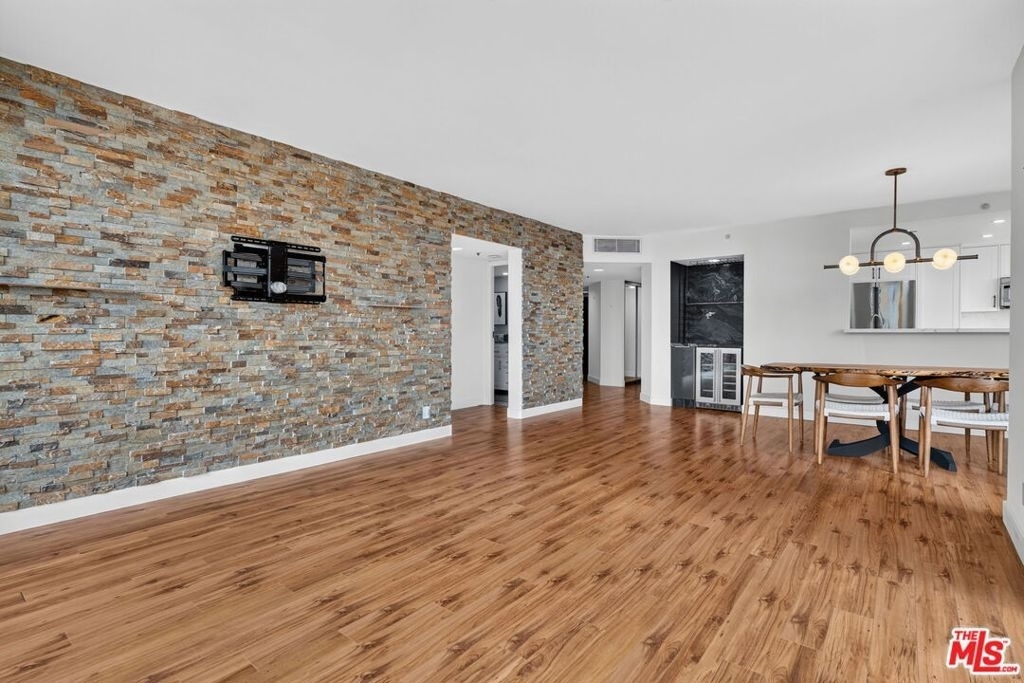 343 Pioneer Drive - Photo 9