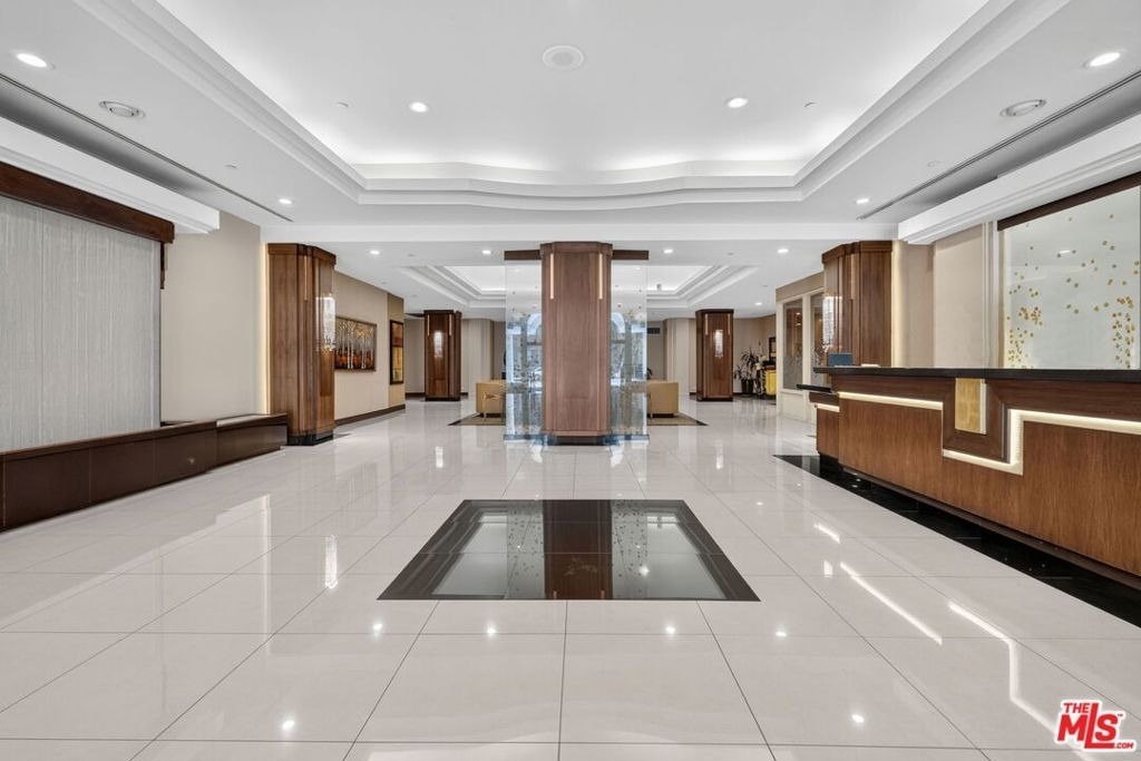 343 Pioneer Drive - Photo 3