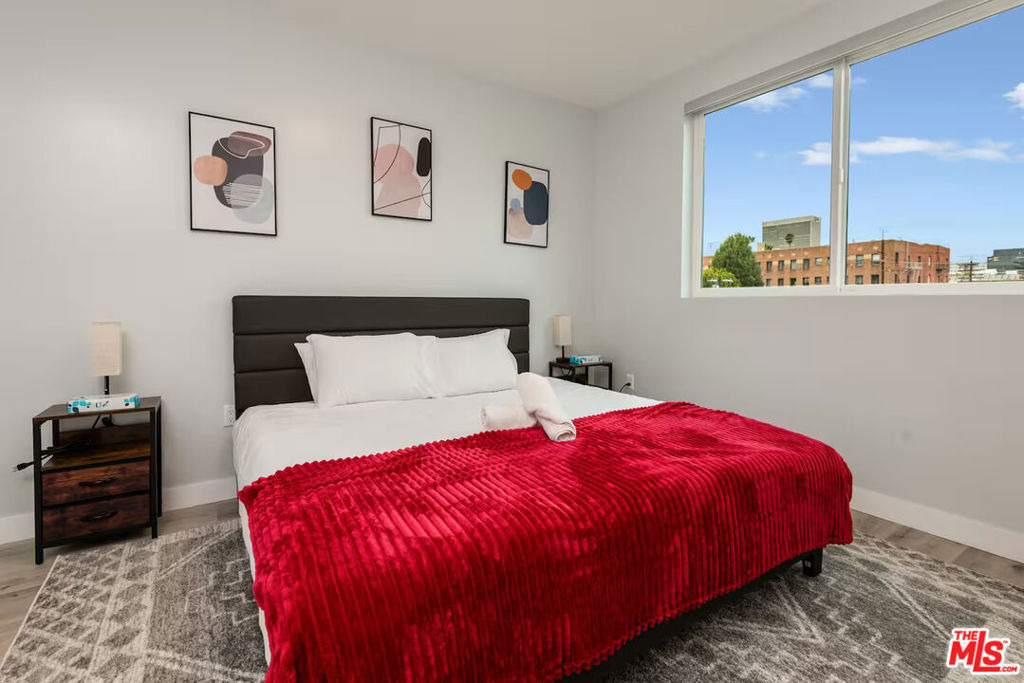 917 S Berendo Street - Photo 7