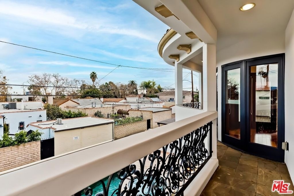332 S Almont Drive - Photo 15