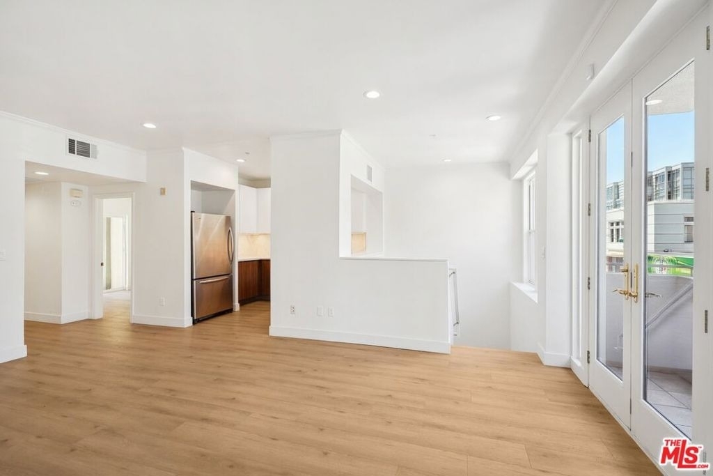 80 N Raymond Avenue - Photo 4