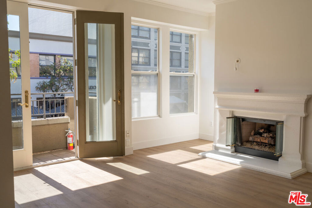 80 N Raymond Avenue - Photo 2