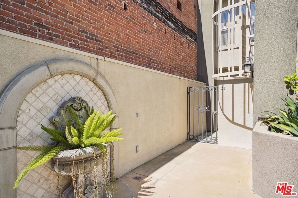 80 N Raymond Avenue - Photo 27