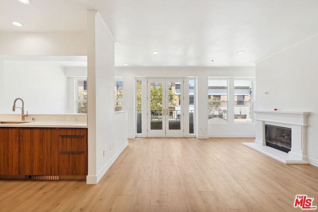 80 N Raymond Avenue - Photo 0