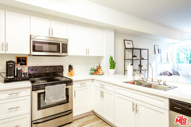 12655 Bluff Creek Drive - Photo 11