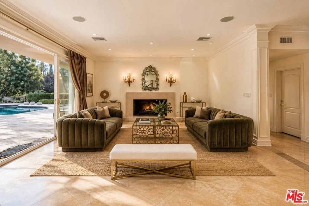 1915 Loma Vista Drive - Photo 2